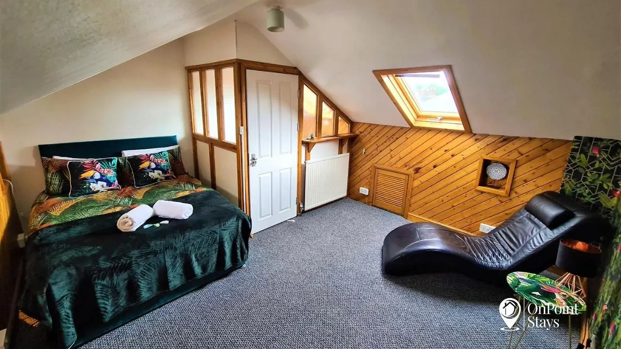 Apartment Lovely Spacious 5 Bedroom Home Near Chester City Centre